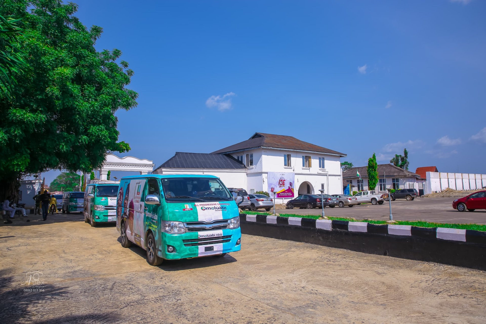 From Royal Blessings To The Presentation Of Campaign Buses: Omoluabi Movement’s Visit To The Ooni And The Donation Of 27 Buses To Senator Adeola